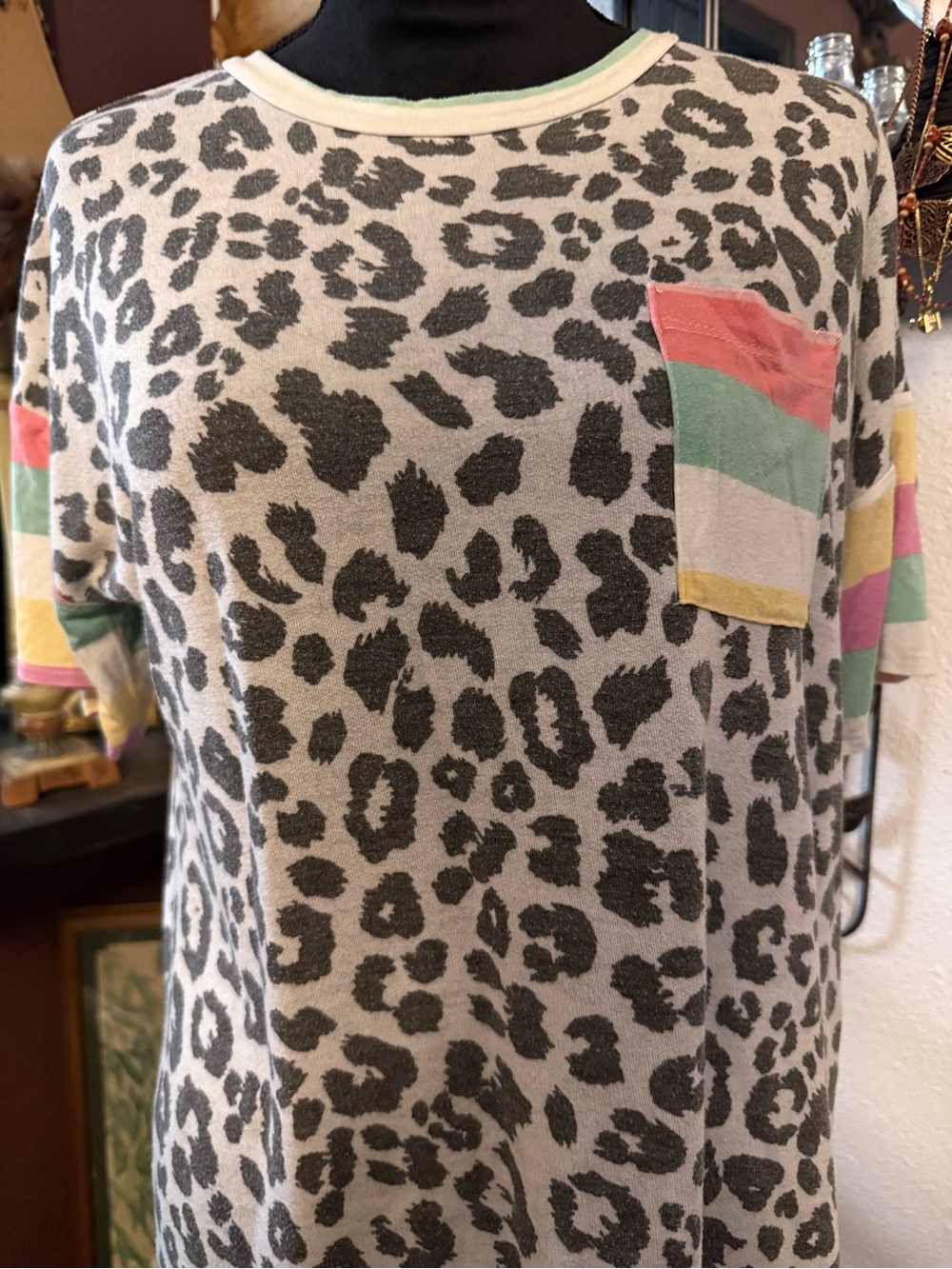 Lovely Souls Leopard Print PStripe Pocket Short Sleeve T-Shirt •Size L•